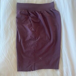Lululemon Men’s T.H.E. Short Size M 9in inseam. Like new.